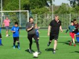 Laatste training S.K.N.W.K. JO10-1 van seizoen 2022-2023 (partijtje tegen de ouders) (7/165)